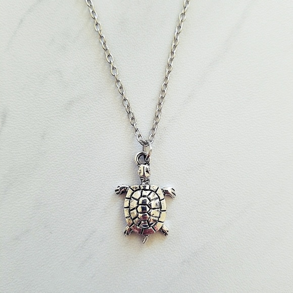 Silver Color Turtle Pendant Necklace - Picture 6 of 7